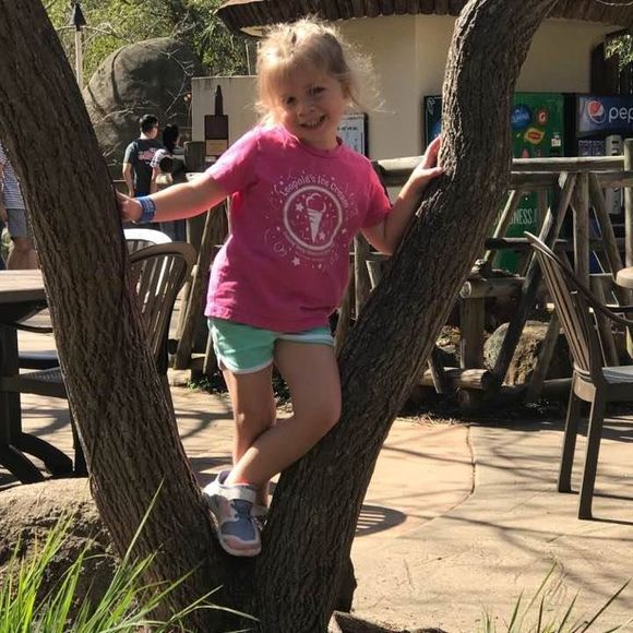 Meet your Posher, Sarah - Picture 1 of 1